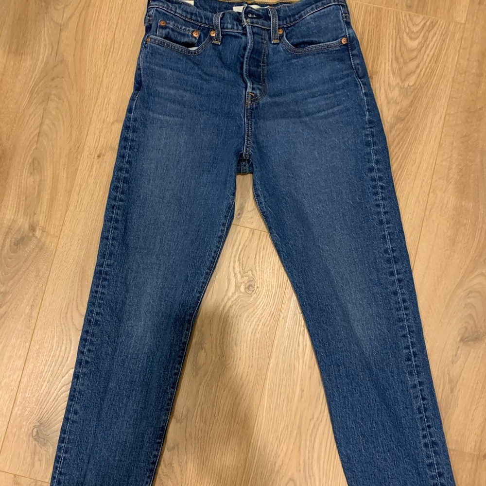 Levie's wedgie jean